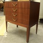 940 1377 CHEST OF DRAWERS